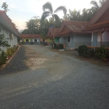 Baan Khunta Resort Khura Buri Bagian luar foto